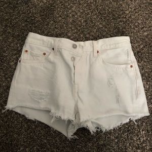 Woman’s Levi’s 501 white